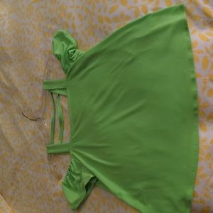 Kaari cold shoulder - NWOT